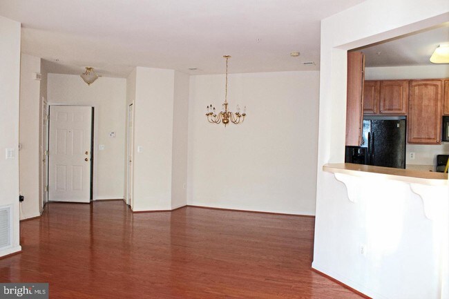 Foto del edificio - 6212 Westchester Park Dr