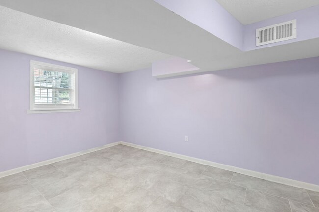 Foto del edificio - 512 River Rouge Dr