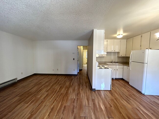 Building Photo - Welcome Home – Enjoy Your First Month Rent...