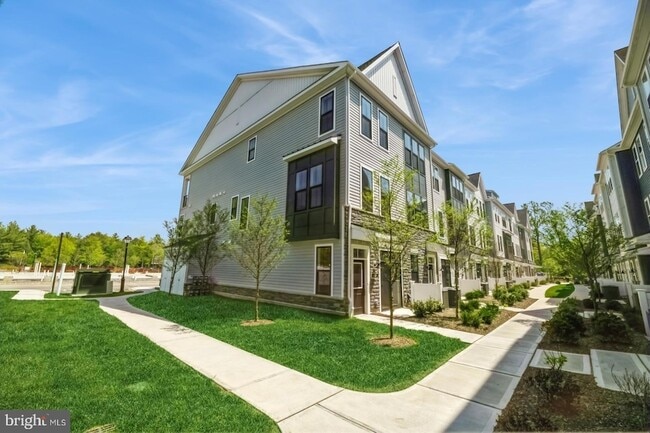 Building Photo - 2107 Donatello Dr