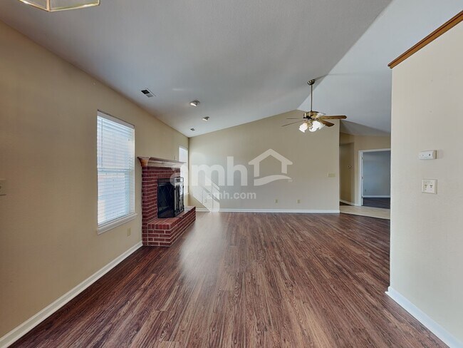 Foto del edificio - 7215 Kidwell Dr