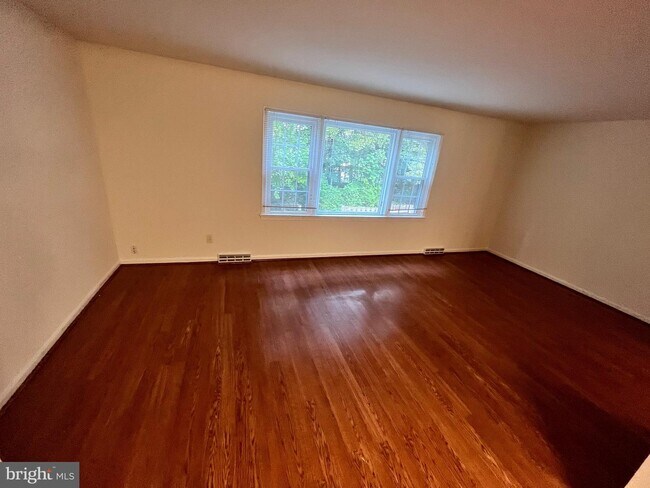 Building Photo - 3056 Covington St