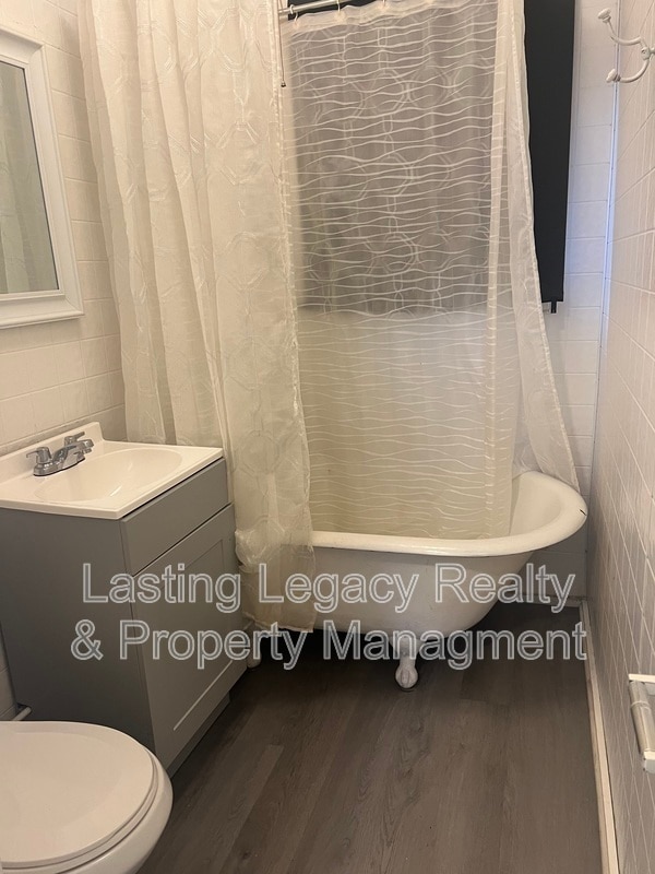 Foto del edificio - 1016 W 13th St