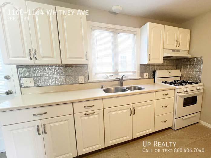 Primary Photo - 1160-1164 Whitney Ave-