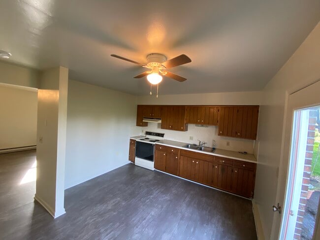 Building Photo - 28 Stoltzfus Ln