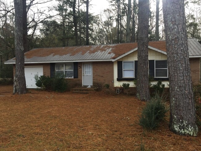 Building Photo - 3 Bedroom/1.5 Bath Home on Westside!