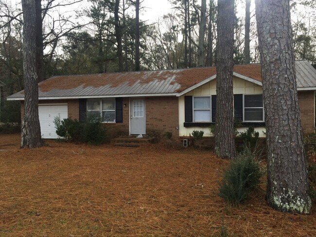 Foto del edificio - 3 Bedroom/1.5 Bath Home on Westside!