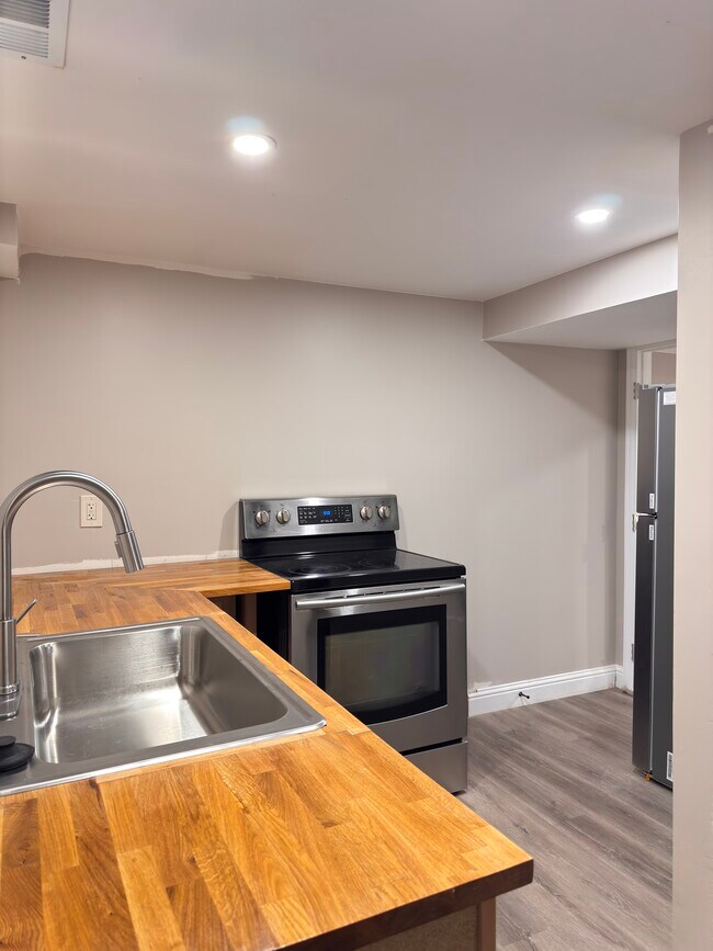 Foto del edificio - 8361 Circle Dr