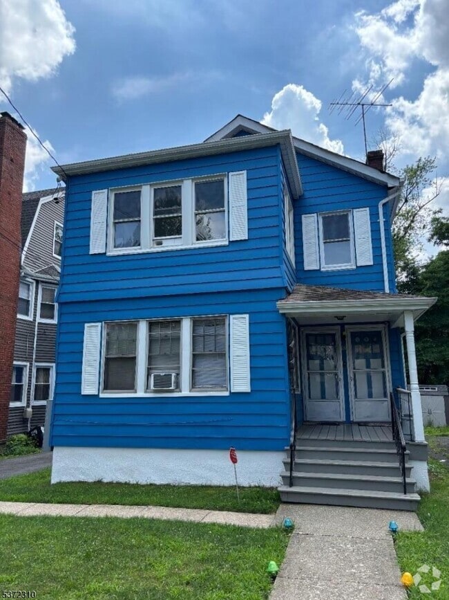 Building Photo - 26 Elmwood Ave