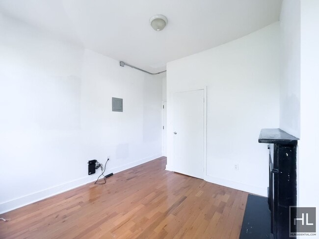 Building Photo - MENAHAN STREET / Spacious Bushwick 2-Bed 1...