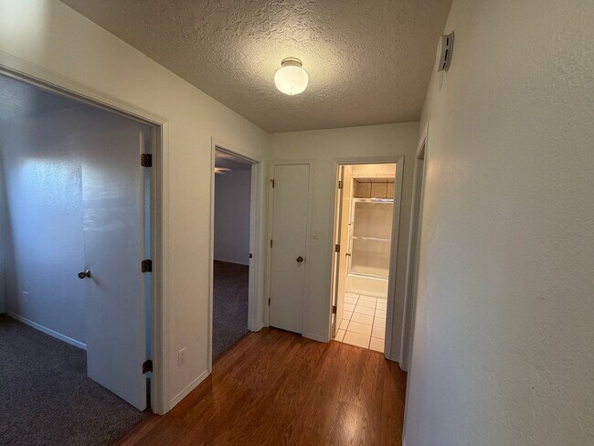 Foto del edificio - 3 Bedroom Single Story Home Available Near Academy Rd NW & Ventura St NE!