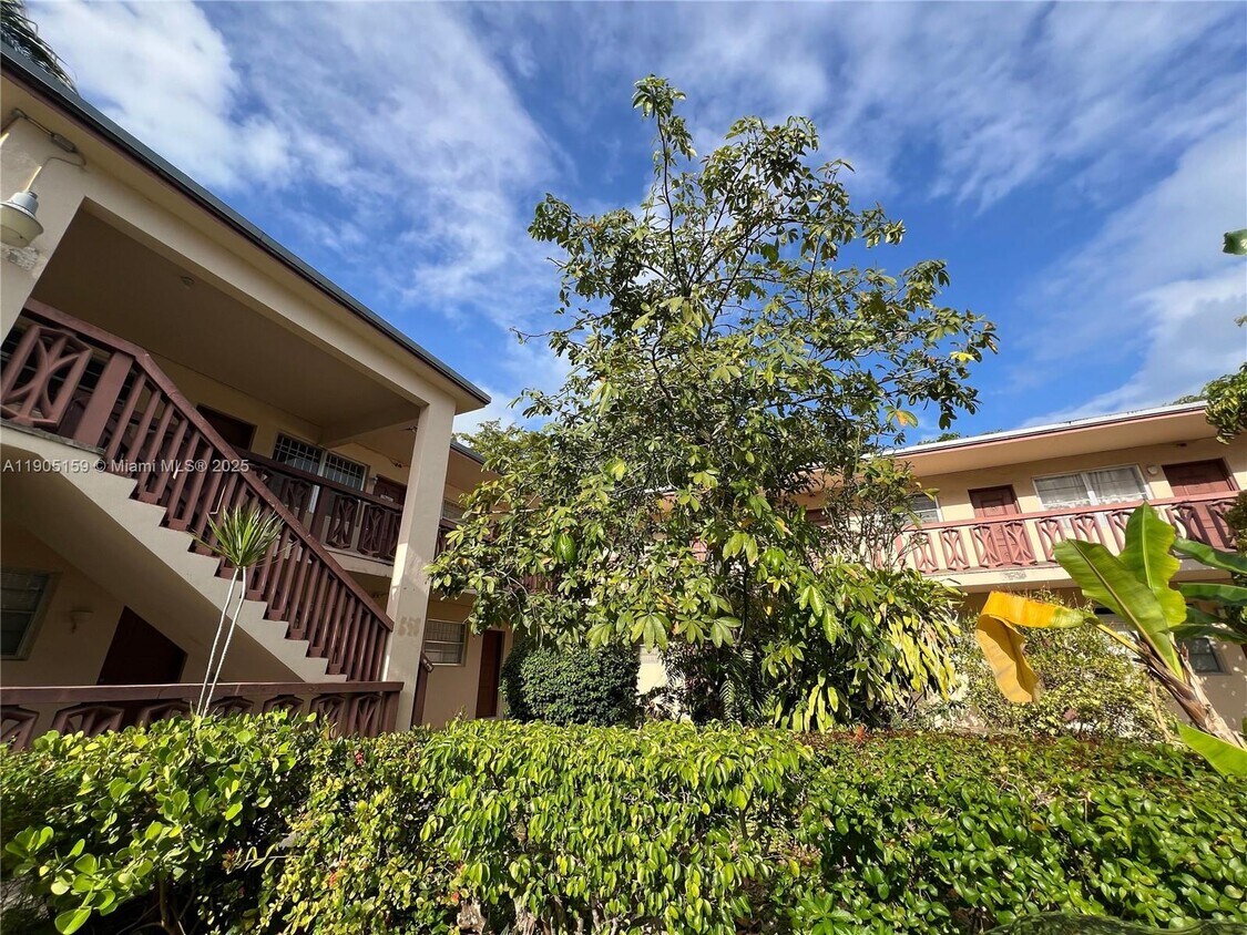 Foto principal - 675 SW 7th Ave