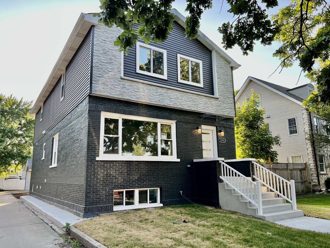 9550 Campbell Ave, Oak Lawn, IL 60453 House Rental in Oak Lawn, IL