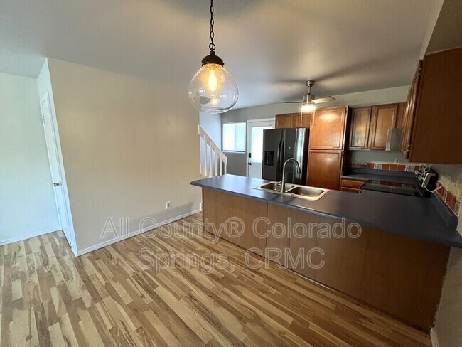 Foto del edificio - 5517 Tamworth Drive