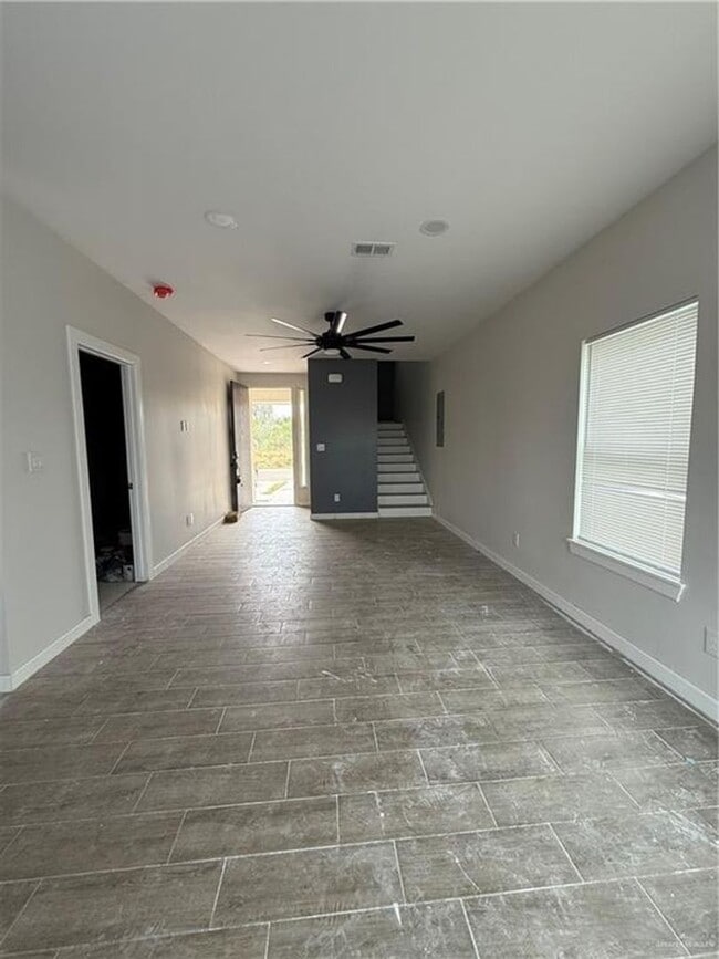 Building Photo - Charming 2BR Townhome in Mission