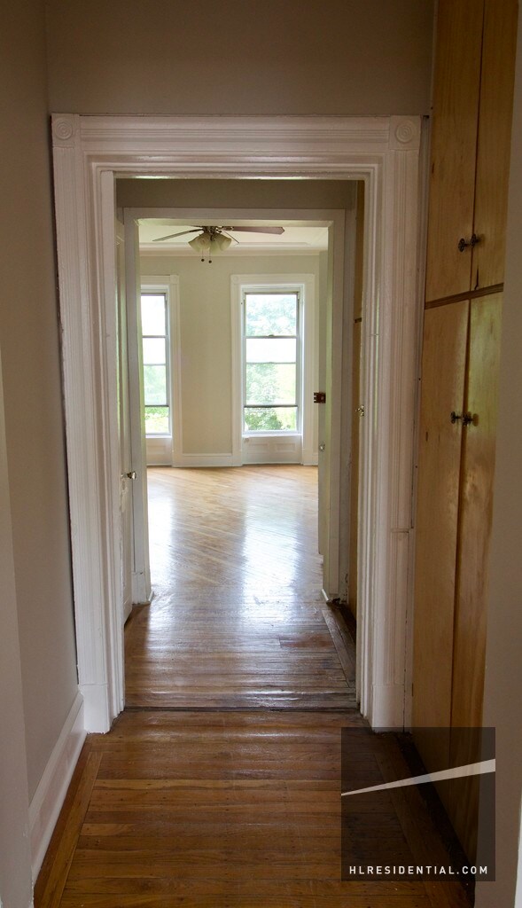 Building Photo - 483 Halsey St
