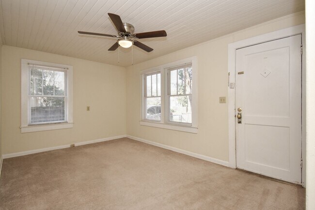 Foto del edificio - 517 NW 27th Ave