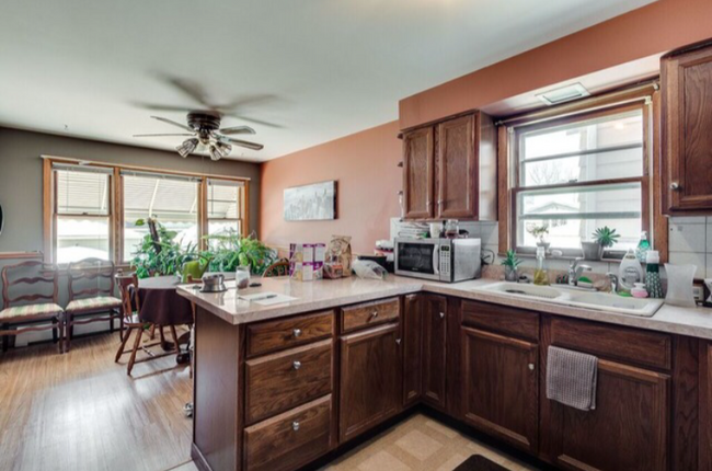 Kitchen - 2239 W Winona St
