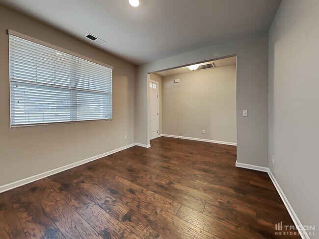 Building Photo - 832 Foxdale Dr