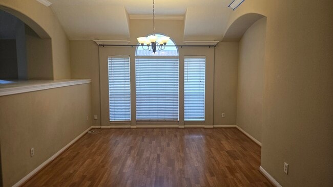 Foto del edificio - 10008 Chestnut Creek Way