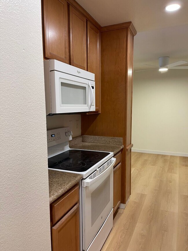 Building Photo - Pacific Pines Encinitas