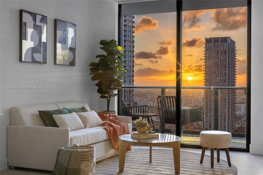 Foto principal - 159 NE 6th St