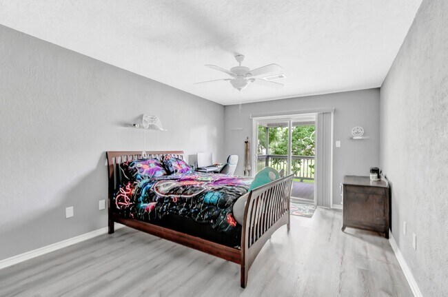 Foto del edificio - 1746 Cloister Dr