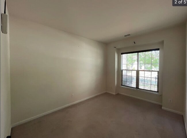 Foto del edificio - 11142 Cypress View Dr