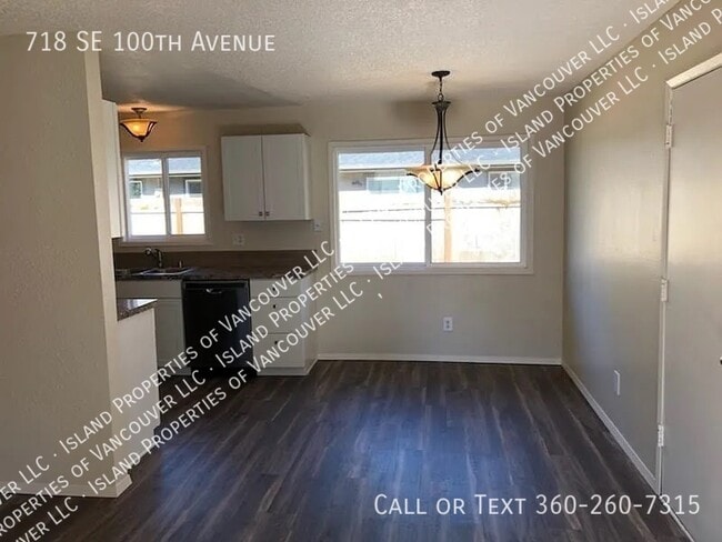 Building Photo - 718 SE 100th Ave