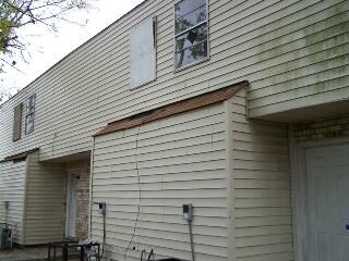 Parte posterior - 728 Hinyub Ave