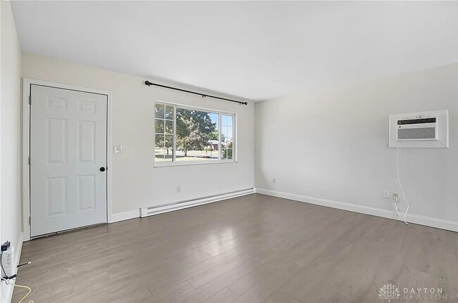 Building Photo - 2411 New Castle Dr