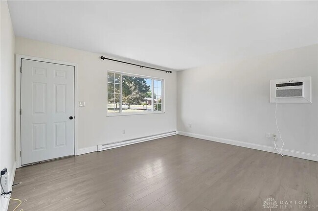 Foto del edificio - 2411 New Castle Dr