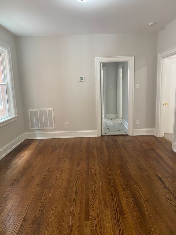 Foto del edificio - 2913 W Grace St