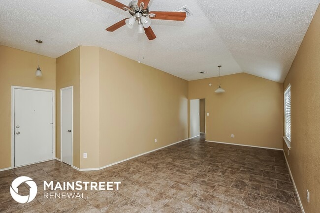 Foto del edificio - 6209 Brookfall Dr