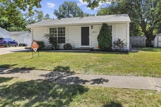 Building Photo - 3213 York Dr
