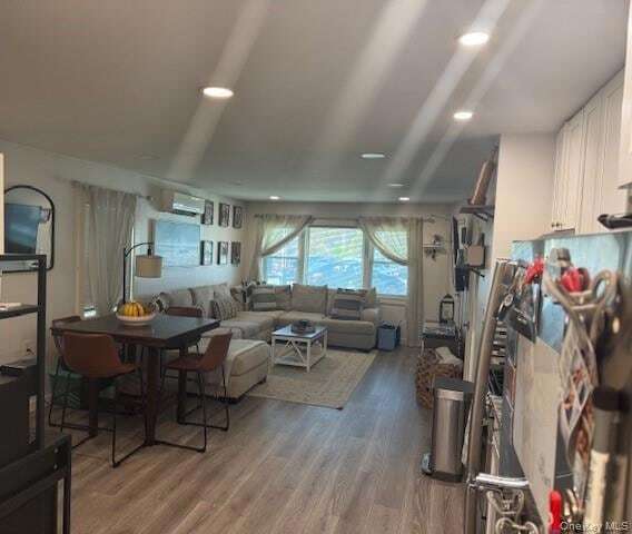 Photo - 442 E Broadway Apartment