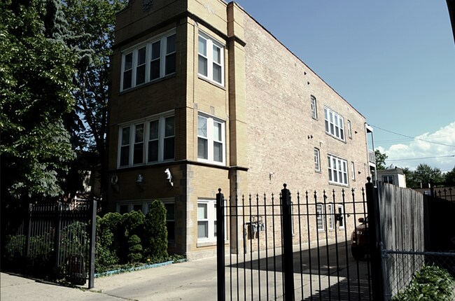Foto del edificio - 3723 W Wilson Ave