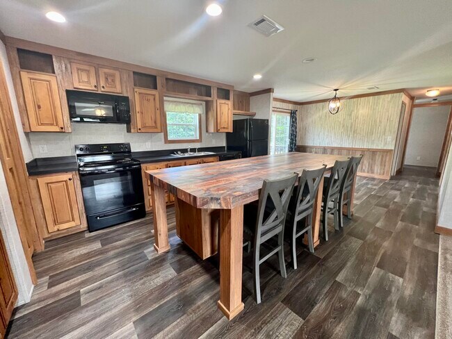 Foto del edificio - 4800 Davis Ln
