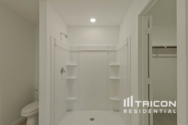 Foto del edificio - 843 Ponderosa Ln