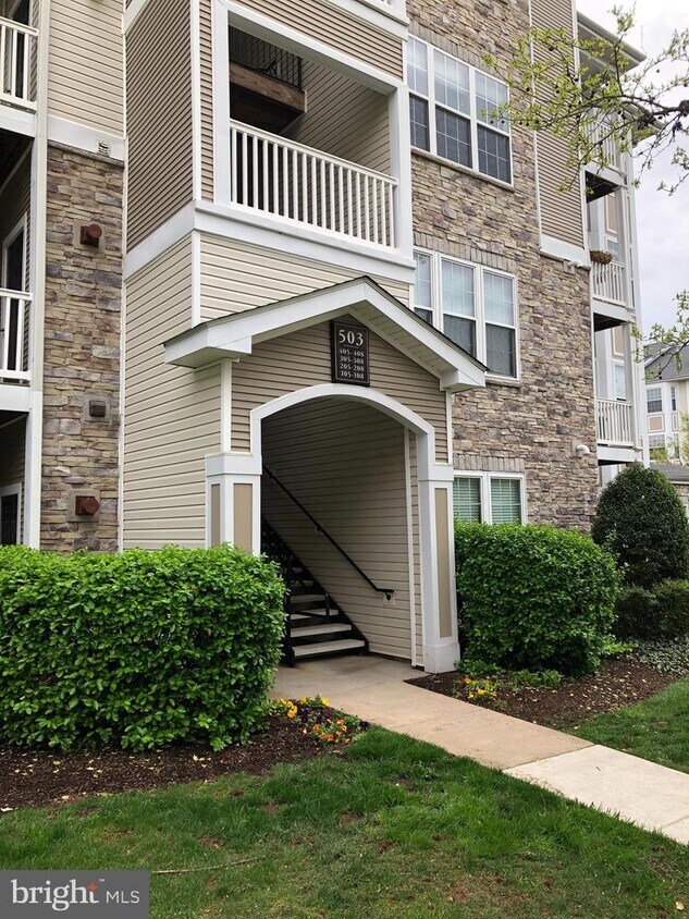 503 Sunset View Terrace SE Unit 106, Leesburg, VA 20175 Condo for