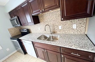 Building Photo - 2139 Kimball Cir