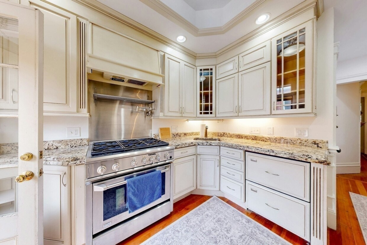 Primary Photo - 15 Garrison Rd