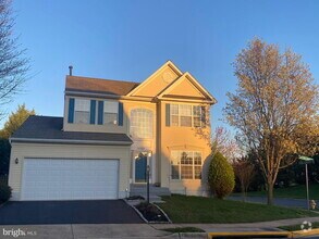 Building Photo - 6765 Sutton Oaks Way