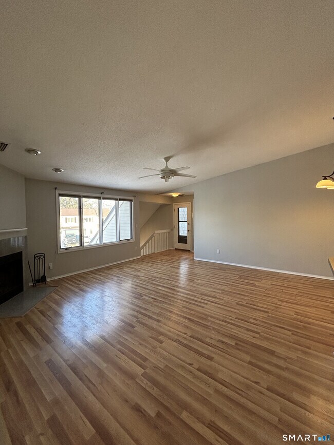 Foto del edificio - 90 Little Oak Ln