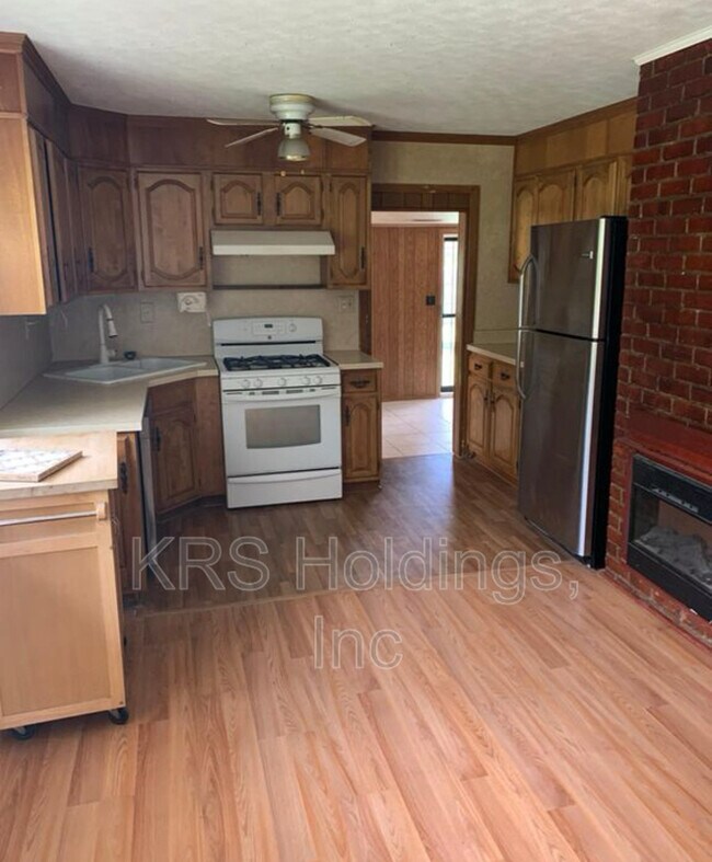 Foto del edificio - 8025 Elaine Ct