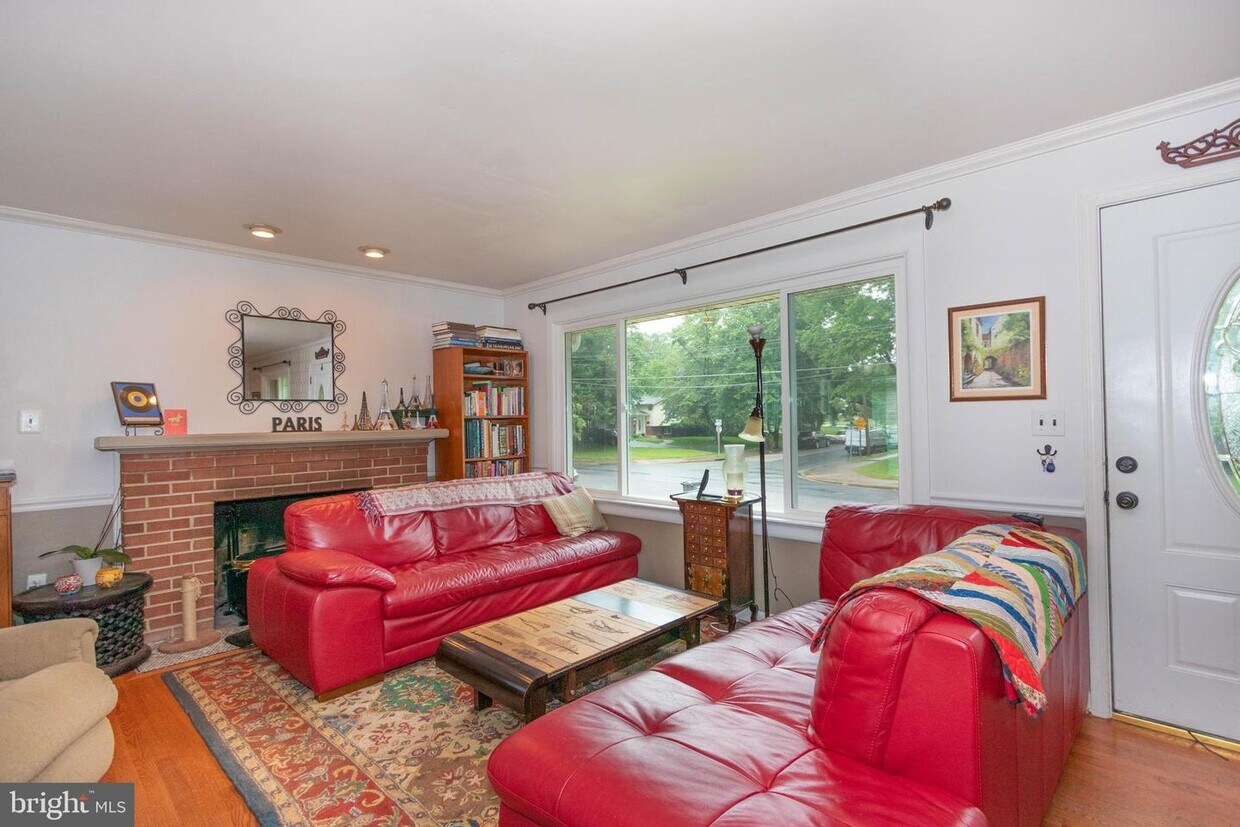 5914 Ridge View Dr, Alexandria, VA 22310 House Rental in Alexandria