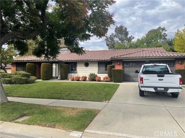Foto principal - 303 E Dunbarton Pl