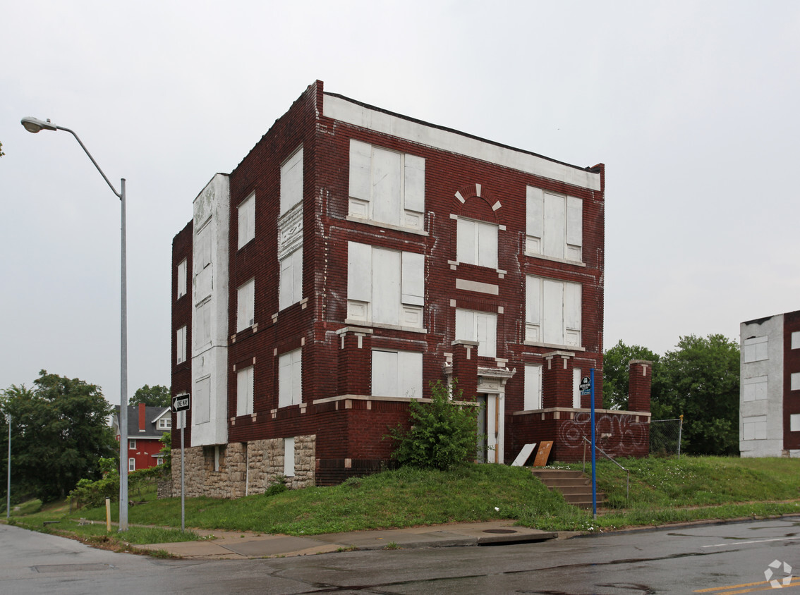 Foto principal - 1300-1302 E 27th St
