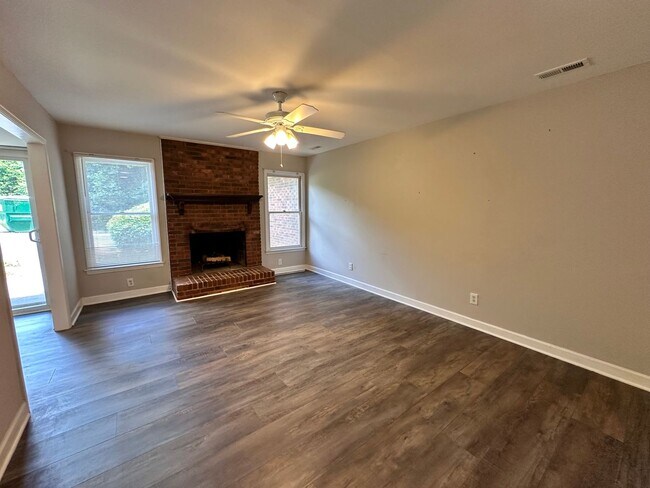 Foto del edificio - Exclusively Offered By Muse Realty Rentals...