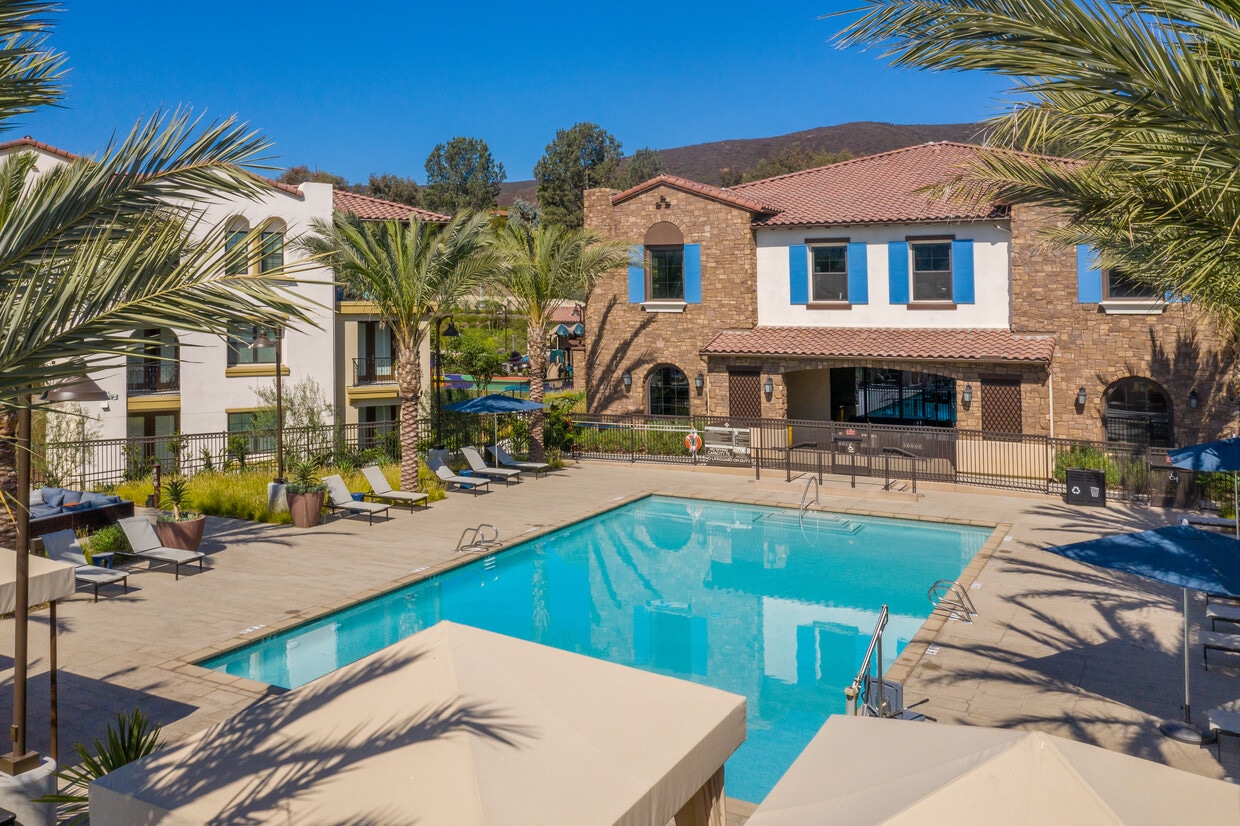 The Courtyards Pacific Village Apartments in San Diego, CA Westside